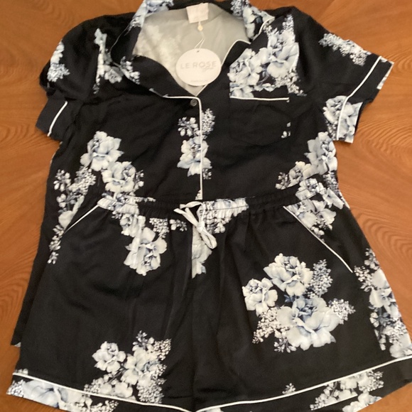LeRose women L pjs - Picture 1 of 3